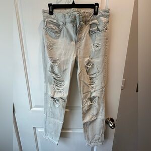🛍️ 3 for $20 🛍️ H&M boyfriend jeans, light wash distressed